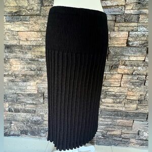 Elegant Black Pleated Skirt